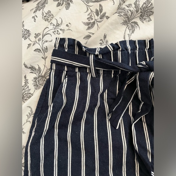 Garage Paper bag Shorts with Tie - Picture 2 of 4